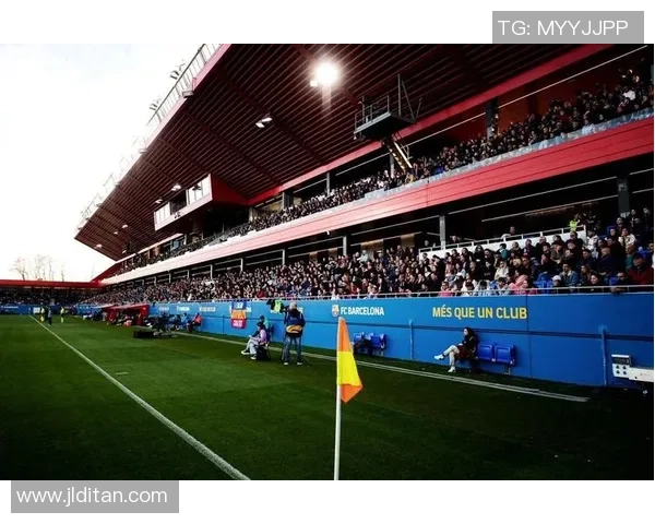 巴萨国王杯对手球场紧急扩容至8500座:一座小镇的足球狂欢与梦想升级 巴萨国王杯对手球场紧急扩容至8500座:一座小镇的足球狂欢与梦想升级