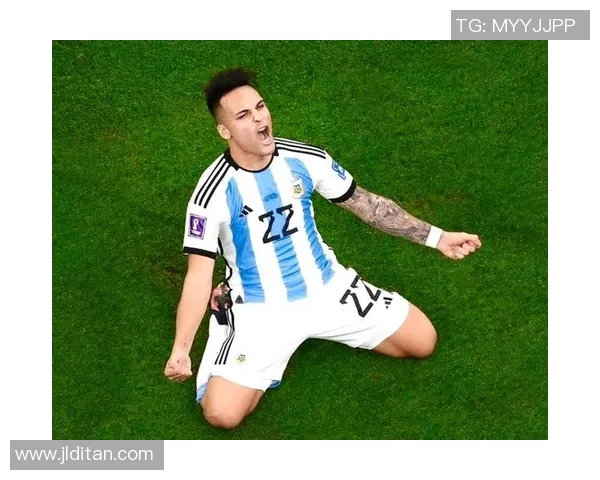 狂野之心，闪耀星芒：劳塔罗的冲撞艺术与公牛般的勇猛