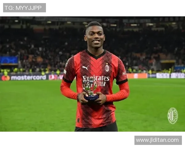 红黑之心不落：拉斐尔·莱奥，圣西罗永远的“冲浪者”